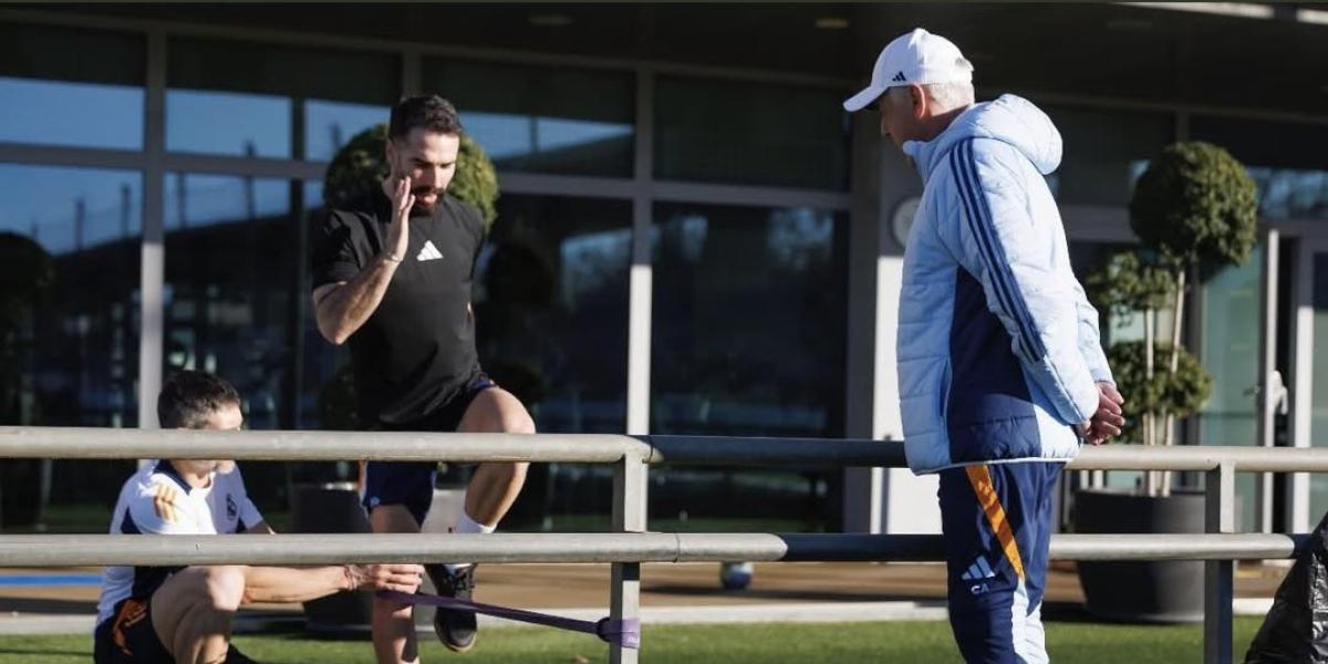 Ojo al detalle de las piernas de Carvajal