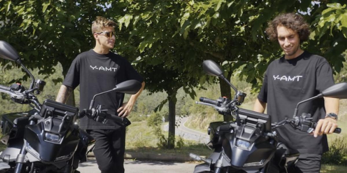 Álex Rins y Fabio Quartararo prueban la nueva Yamaha MT-09 Y-AMT con cambio automático (vídeo)