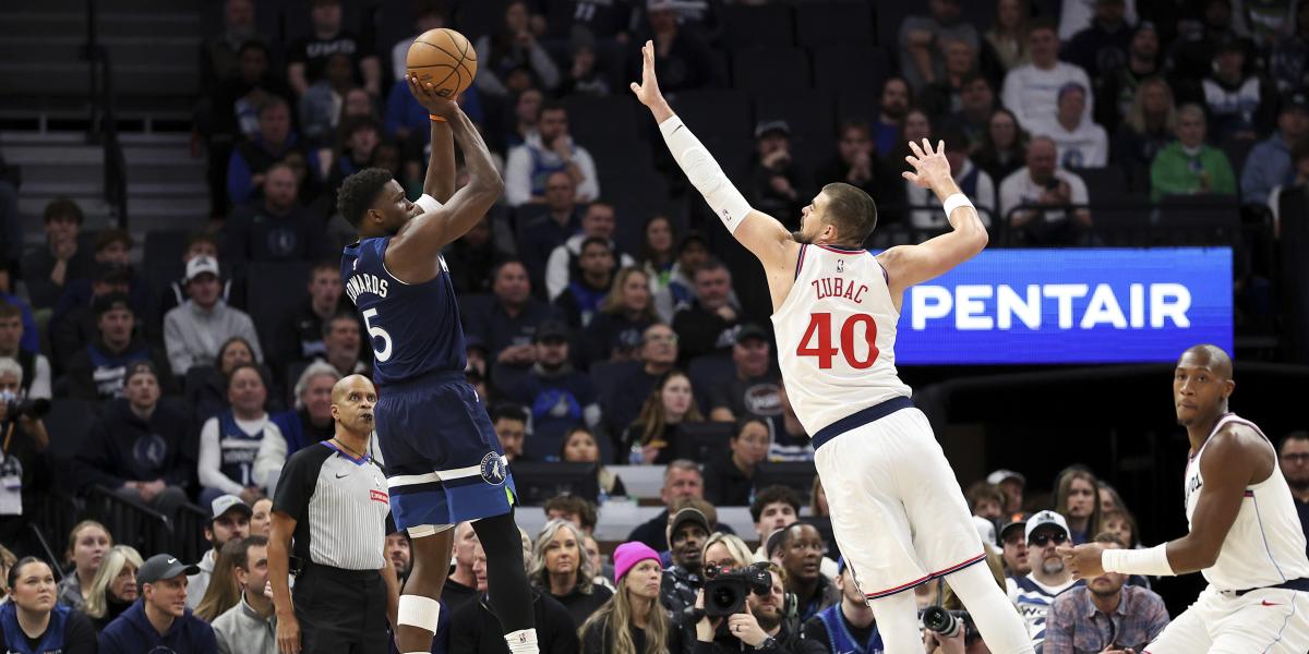 Los triples de Anthony Edwards dan la victoria a los Wolves sobre los Clippers