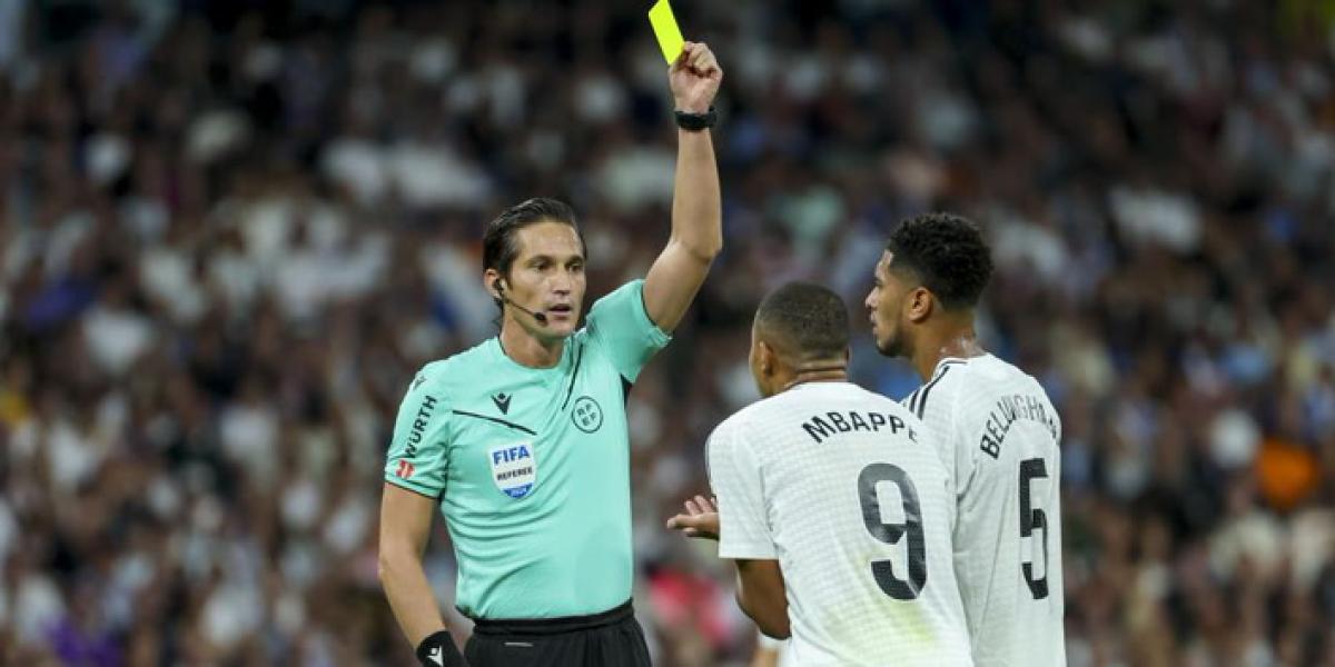 Manu Carreño raja a lo grande de Munuera Montero: ¿Qué coño hace formando parte de una empresa que se dedica a dar servicio a clubes, federaciones, UEFA...?