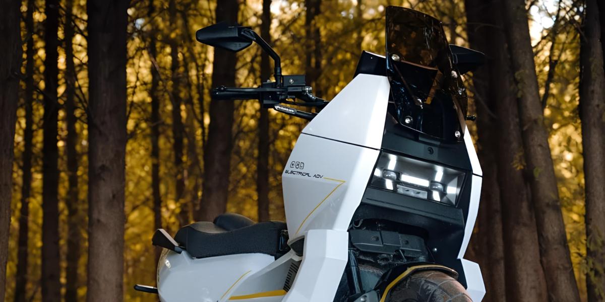 Llega un nuevo scooter todoterreno para el carnet de coche con prestaciones de 300 c.c. y estética futurista, el Evteker Pioneer eléctrico