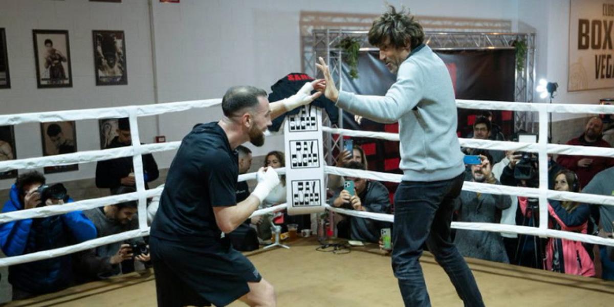 Julio Salinas, sparring de lujo de Sandor Martín para conquistar el Mundial de boxeo