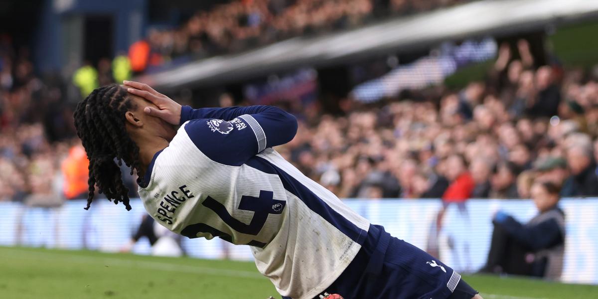 El Tottenham golea y hunde más al Ipswich Town