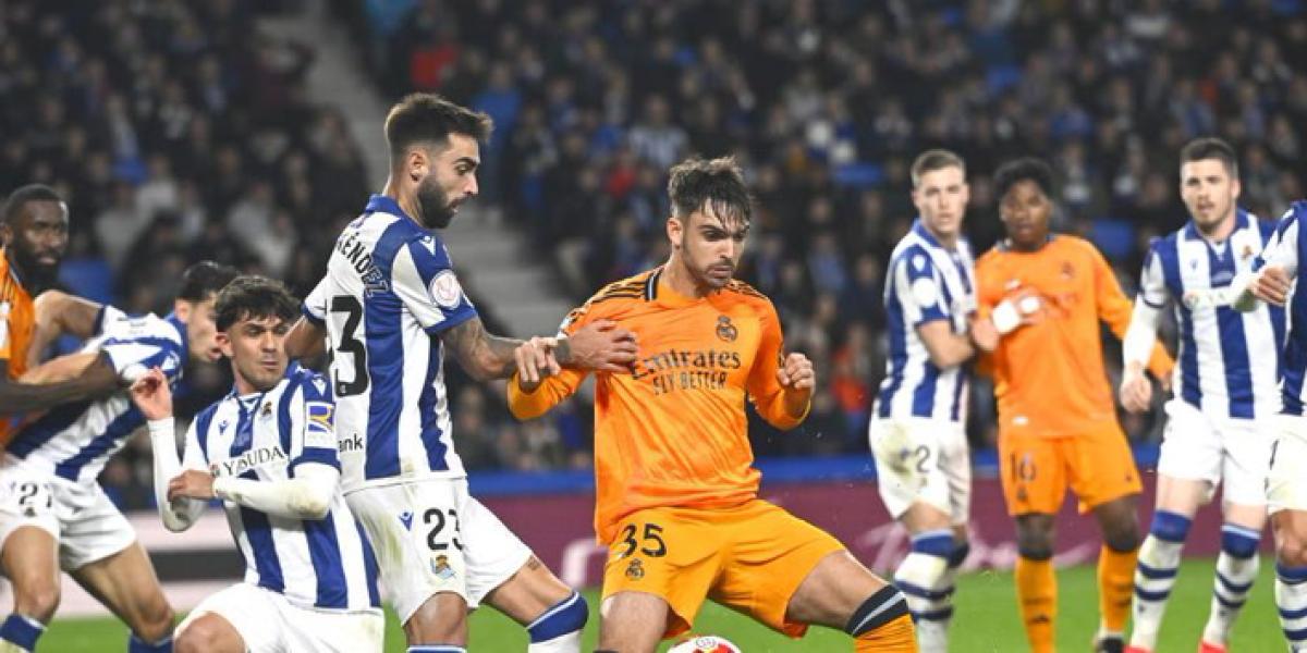 Asencio, sustituido tras ser objeto de cánticos violentos