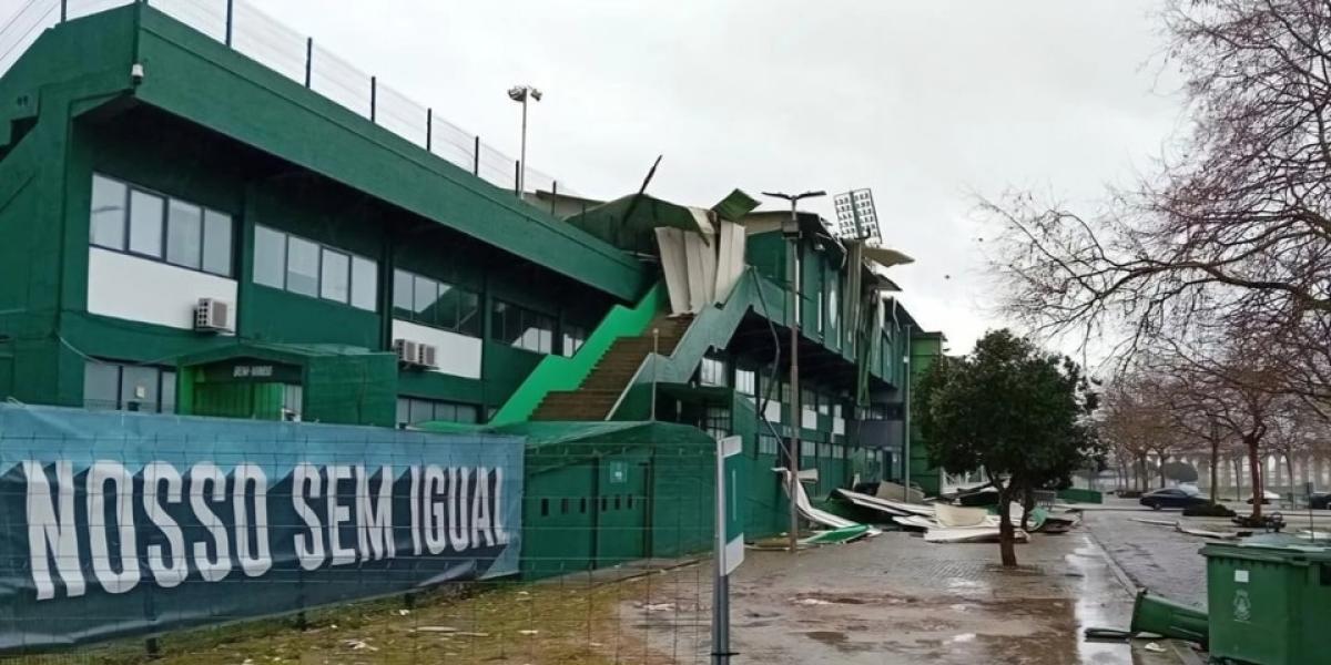 La depresión Martinho destruye parte del techo del estadio del Rio Ave