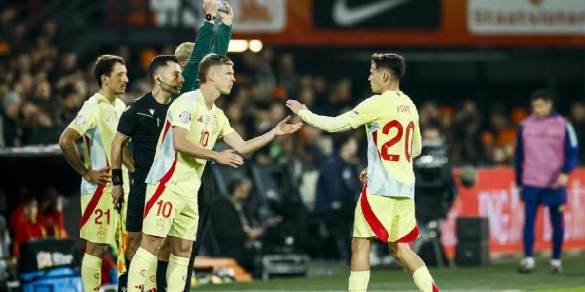 El intercambio de camisetas más culé tras el Países Bajos - España