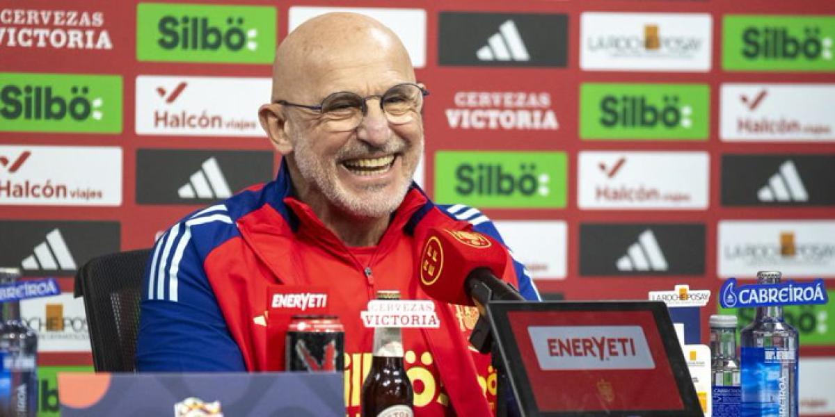 De la Fuente: ¿Un tifo? Yo quiero ver 3-0 en el marcador