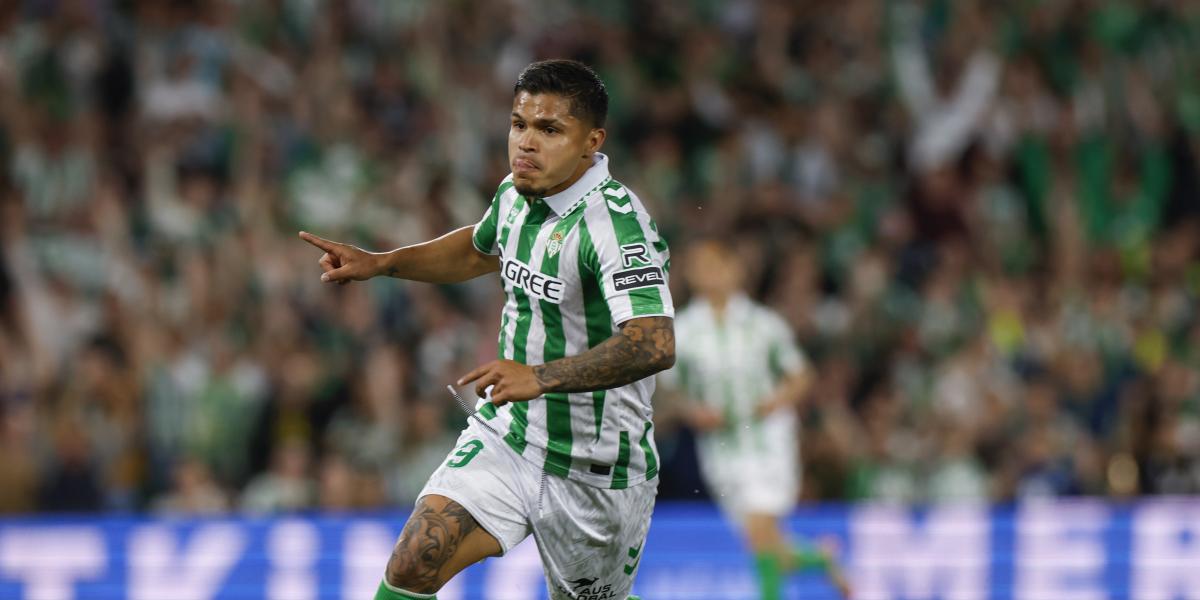 La convocatoria y el posible once del Betis ante el Villarreal