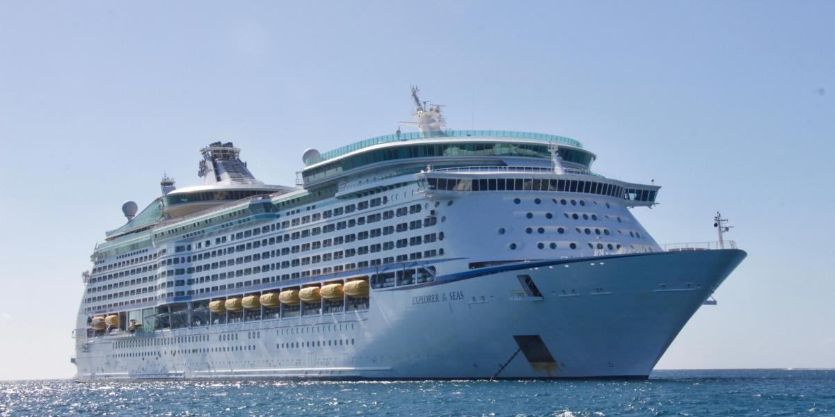 Una empleada de un crucero destapa, sin tapujos, lo que hay detrás: jornadas de 11 horas sin días libres y camarotes reducidos