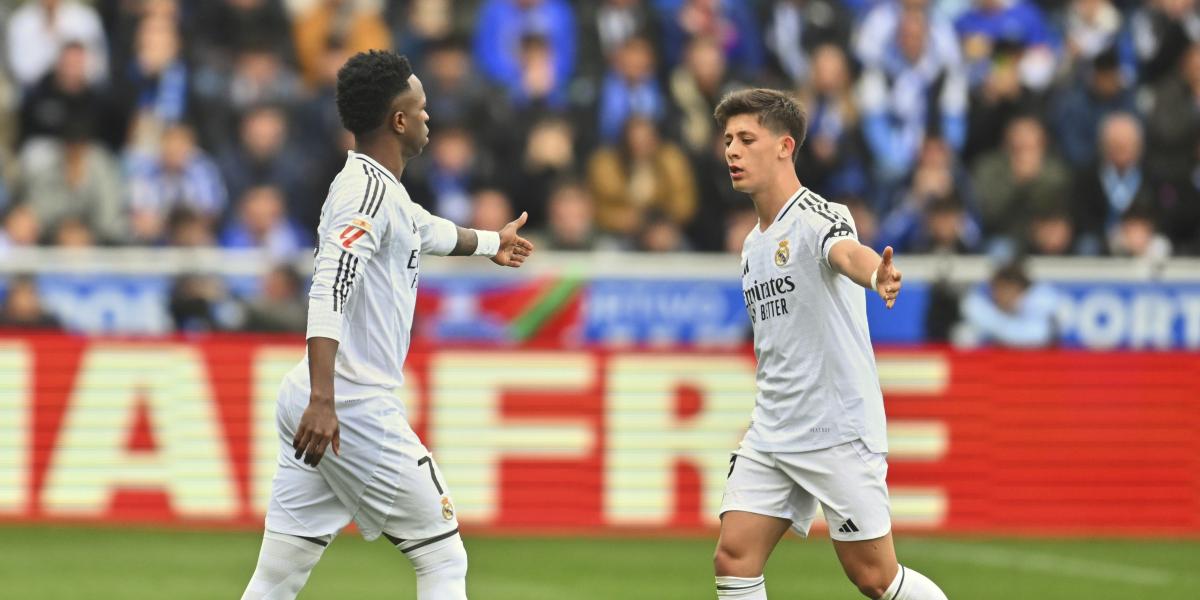El vestuario blanco inició la Operación Remontada ante la afición desplazada a Vitoria