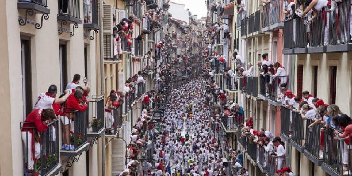 La increíble historia de un hombre de Navarra que tiene una calle a su nombre en Pamplona porque ayudó a fundar un país