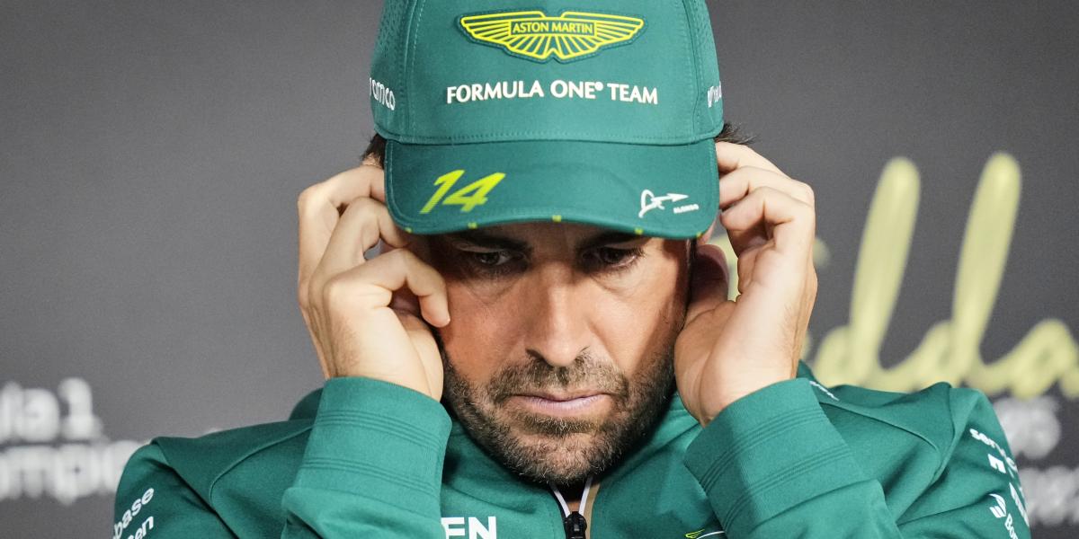 Alonso habla de su futuro y de los rumores sobre Verstappen a Aston Martin: Tengo contrato. Después de 2026 iré año a año