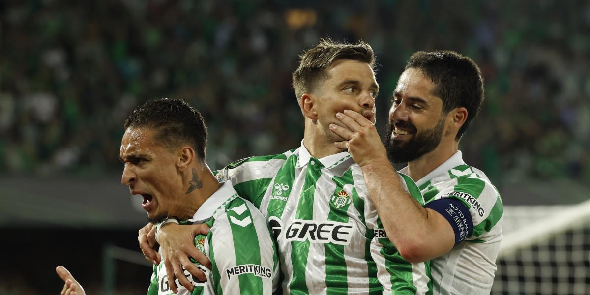 El Betis le perdona la vida a la Fiorentina