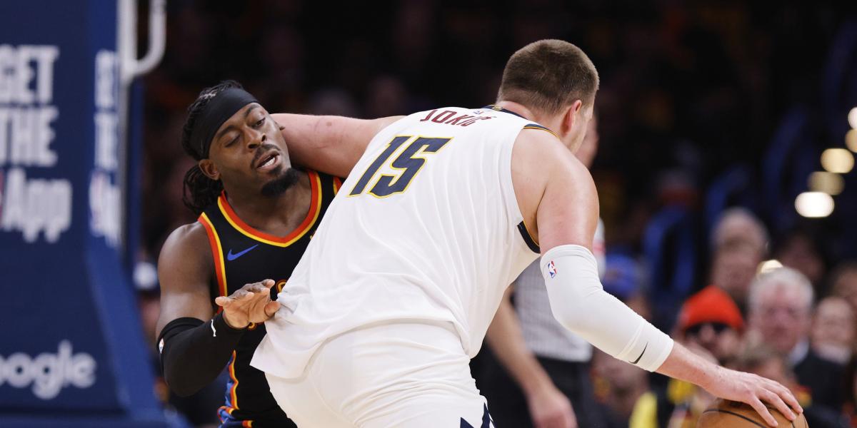 Jokic, desquiciado como nunca: bronca a sus compañeros, empujones y un codazo