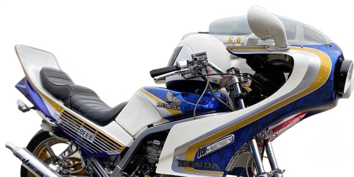 Preparaciones de motos que sobrepasan la extravagancia, una corriente nacida en Japón y que vuelve con fuerza en Tailandia