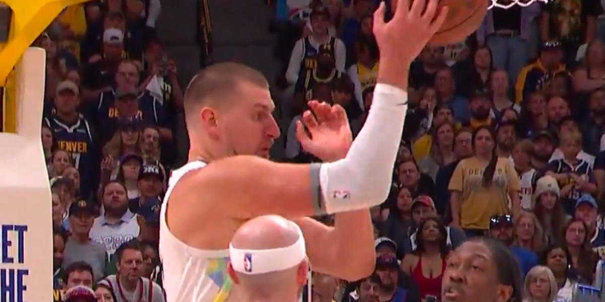 Jokic demuestra a la NBA por qué es él el que merece el MVP con este truco