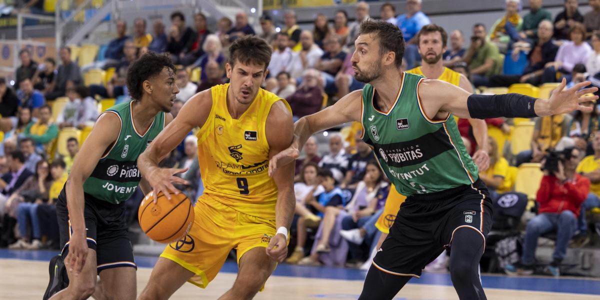 79-68: La Penya se queda sin gasolina en Las Palmas