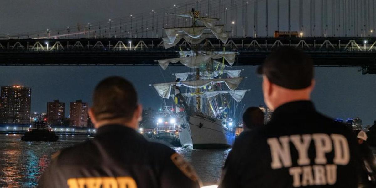 La Marina mexicana confirma la muerte de dos tripulantes tras chocar con un buque de escuela en el puente de Brooklyn de Nueva York (Estados Unidos)