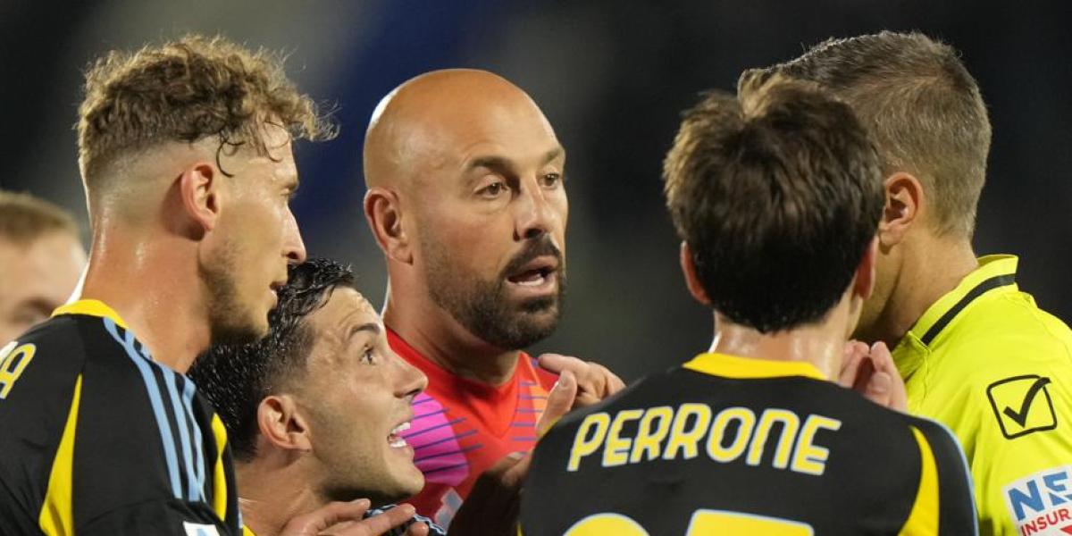 Dramático adiós de Reina: ¡expulsado el día de su retirada!