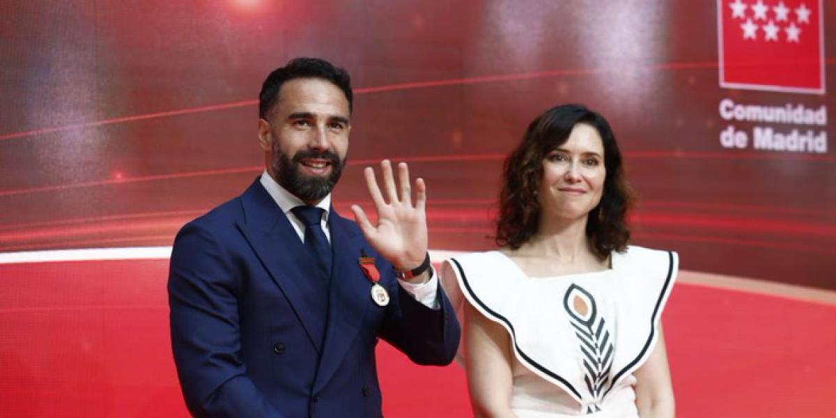 El zasca viral de Díaz Ayuso al Barça en el homenaje a Carvajal