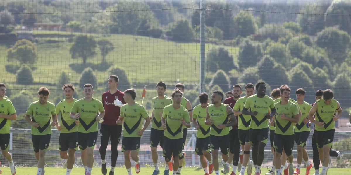 El Sanse se ejercita con 28 jugadores, incluido Fraga, antes de afrontar el playoff de ascenso