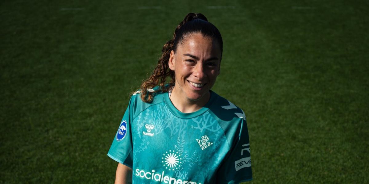 La capitana del Betis Nuria Ligero, Nana, sorprende al anunciar su retirada