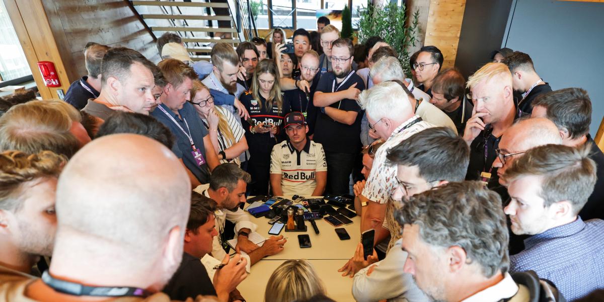 Verstappen, contundente sobre el rumor de un año sabático y aguanta la presión por su futuro: Nada ha cambiado