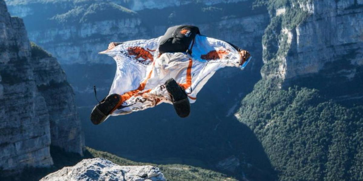 Muere Marta Jiménez, referente en deportes extremos y colaboradora de El Hormiguero, practicando salto base en el Pirineo de Huesca