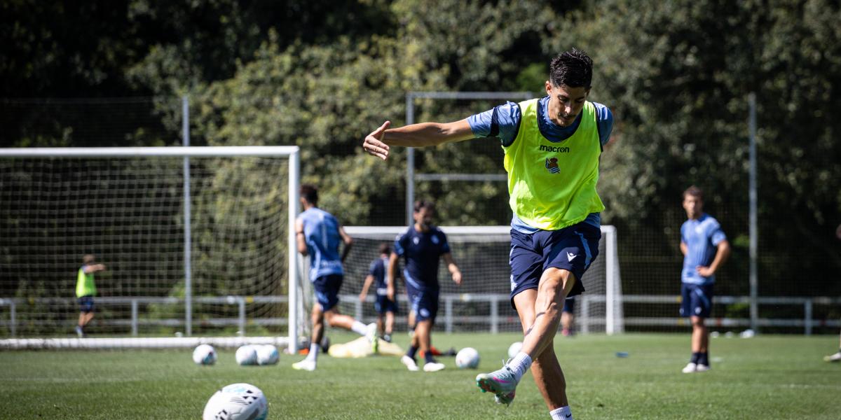 La Real hace oficial la salida de uno de sus descartes