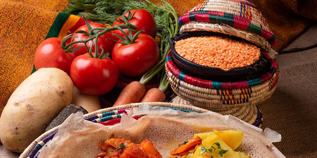 En este restaurante del Eixample puedes probar los mejores sabores de la cocina africana pero debes comer sin cubiertos