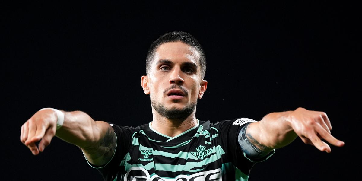 Regresa Bartra y debutarán Amrabat y Antony