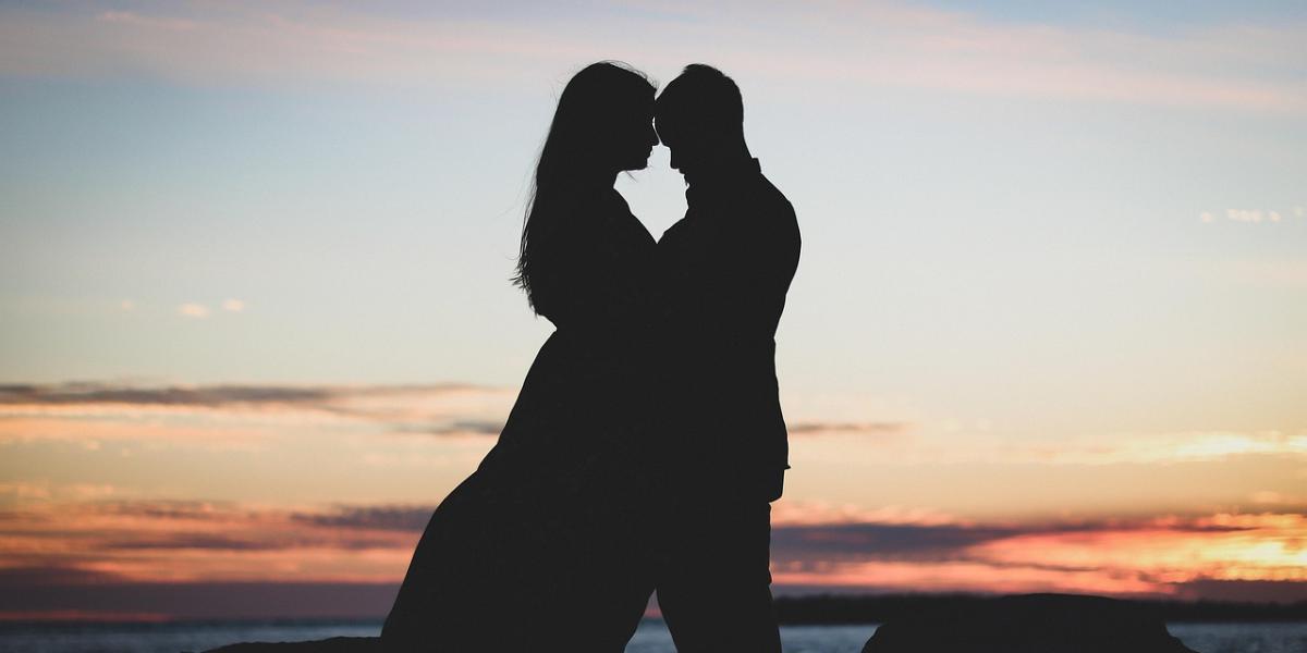 La IA sentencia cuál es la ciudad española en la que hay más infieles: Si tu pareja sale a comprar pan, vuelve con un nuevo amante