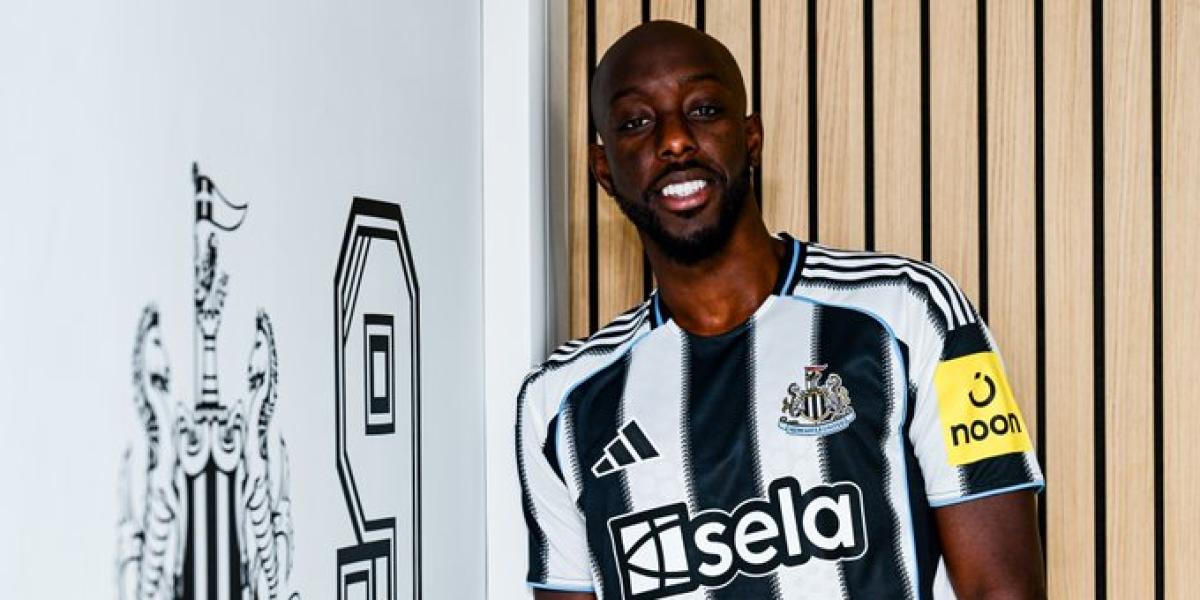 Vaya semana del Newcastle: el sustituto de Isak, un mes de baja y aún no ha debutado