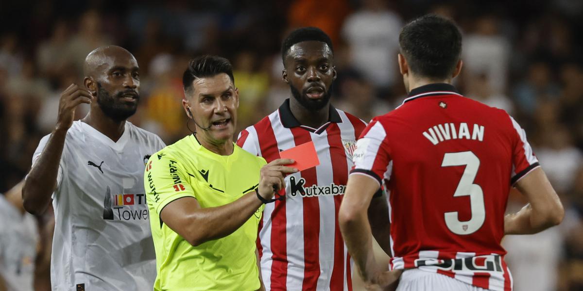 Así explica el Comité de Árbitros la expulsión de Vivian en Mestalla