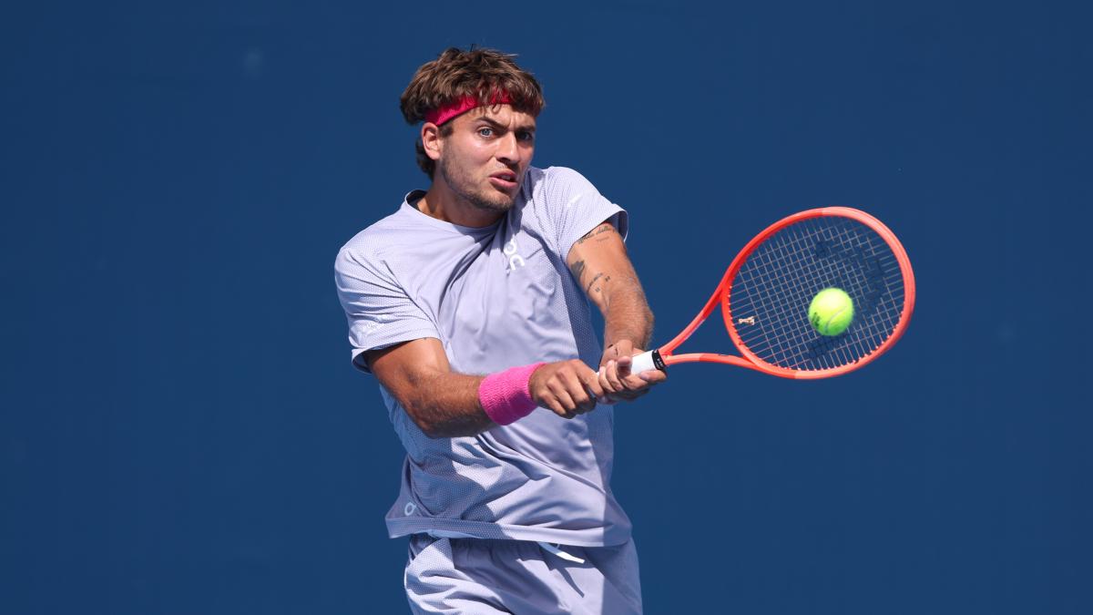 Cobolli elimina por sorpresa a Rublev en dos sets y avanza a octavos en Pekín