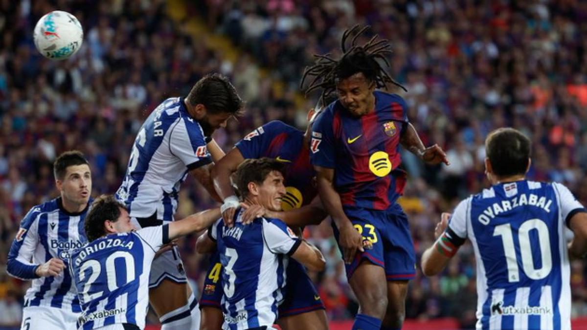 La Real estalla tras la polémica en Montjuic: El árbitro se ha equivocado claramente