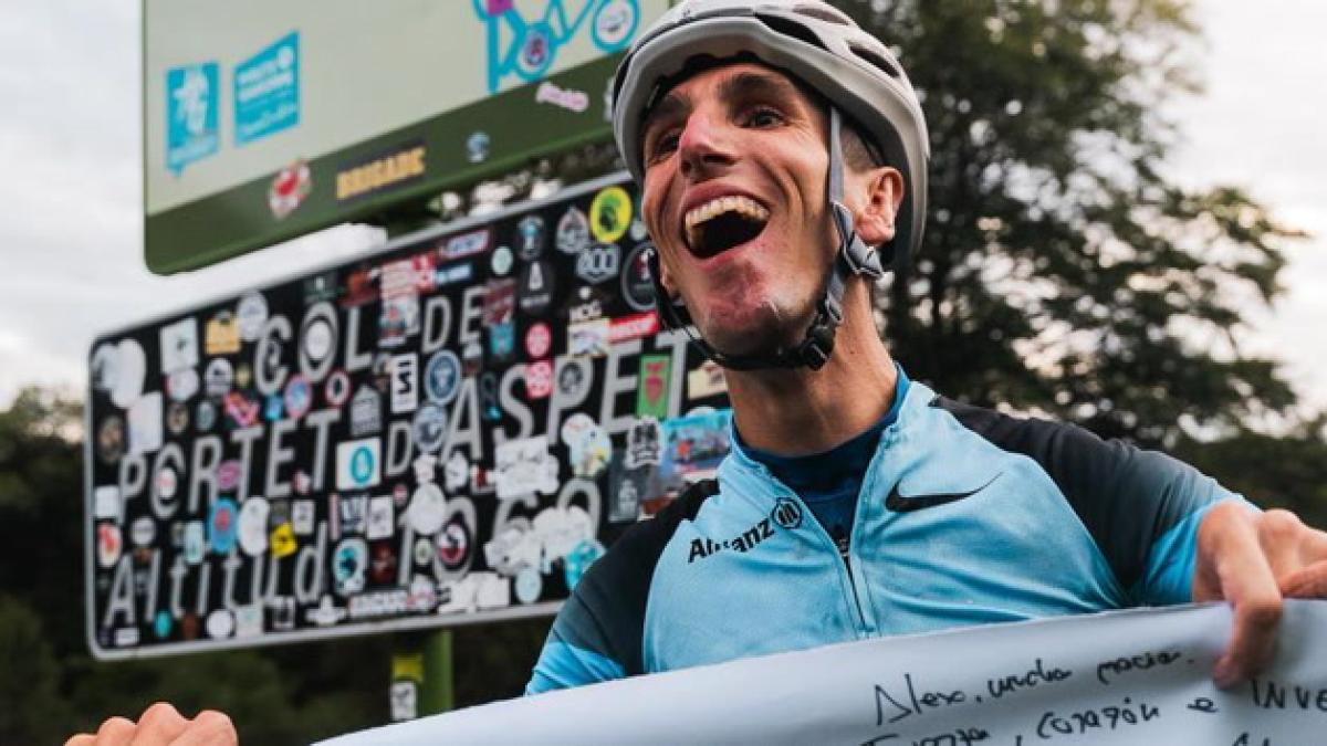 Nueva hazaña de Alex Roca: culmina el reto de subir los cinco puertos más duros del Tour de Francia a favor de CRIS Contra el Cáncer