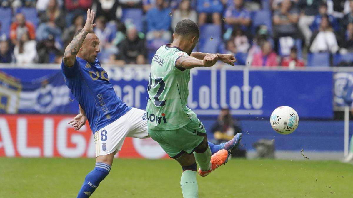Un efectivo Levante se carga a un Oviedo sin puntería