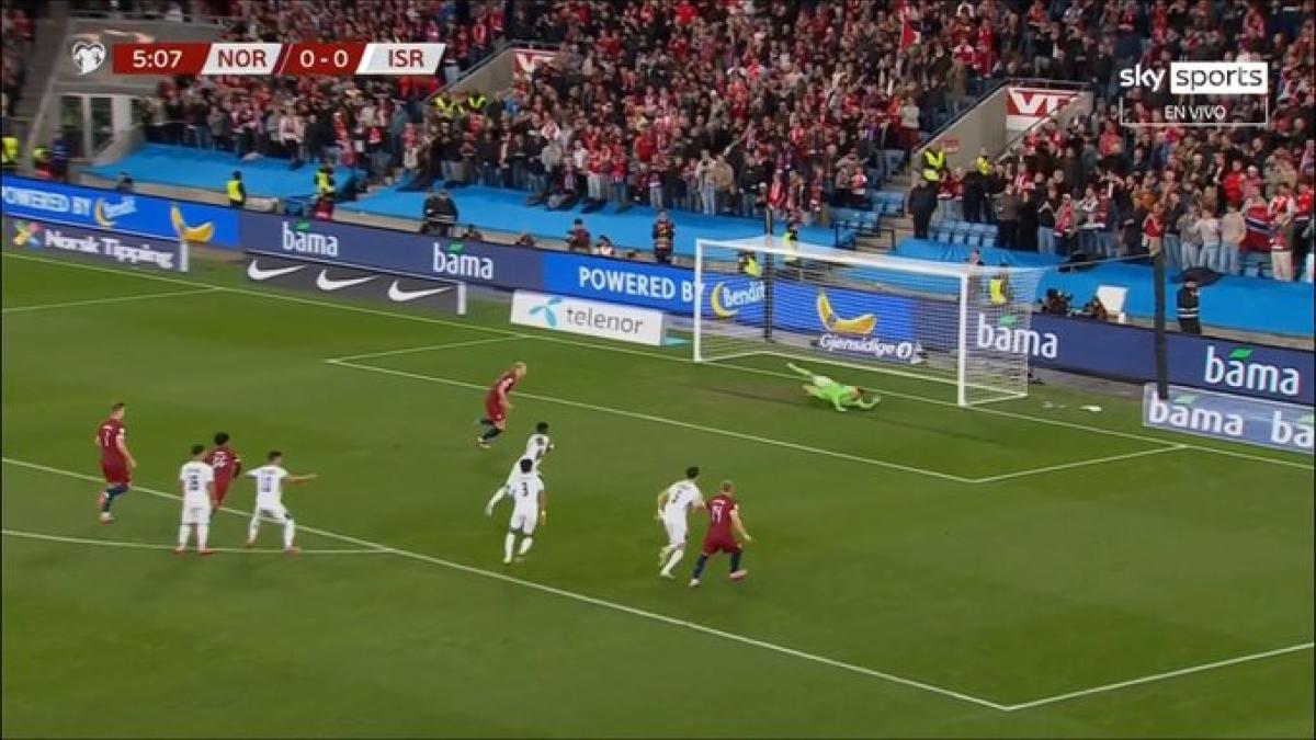 ¡Haaland falla un penalti dos veces!