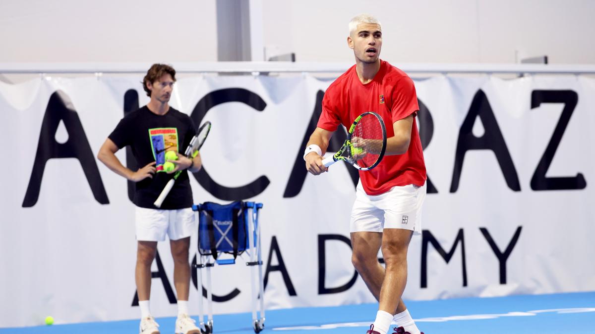 Alcaraz prepara las grandes citas indoor en una pista secreta