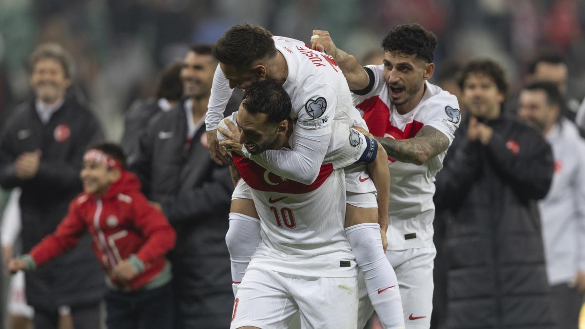 2-0: Turquía gana y se aferra a un milagro