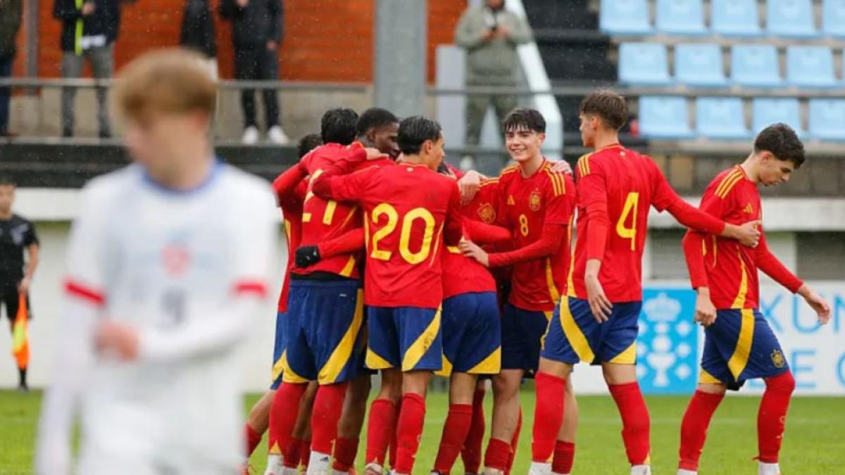 2-1: España le tiene tomada la medida a República Checa