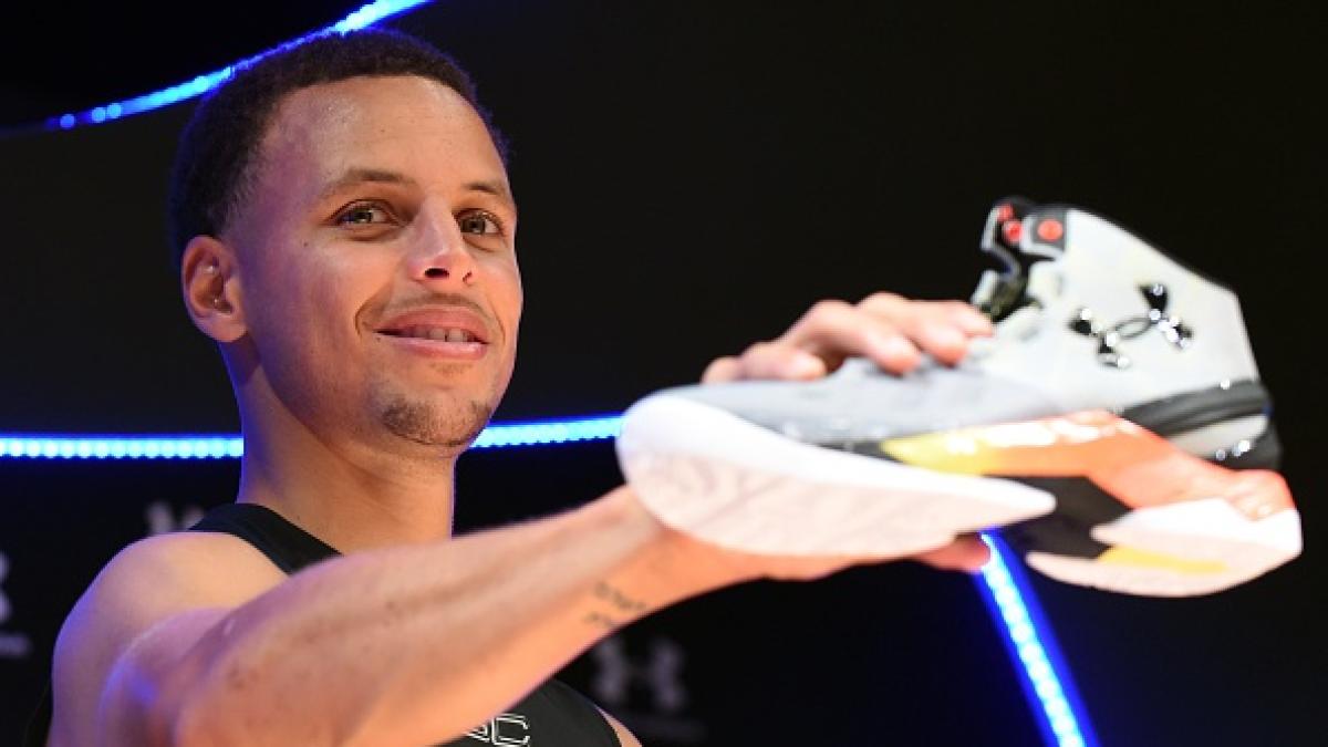 Stephen Curry, agente libre tras romper con su marca de zapatillas