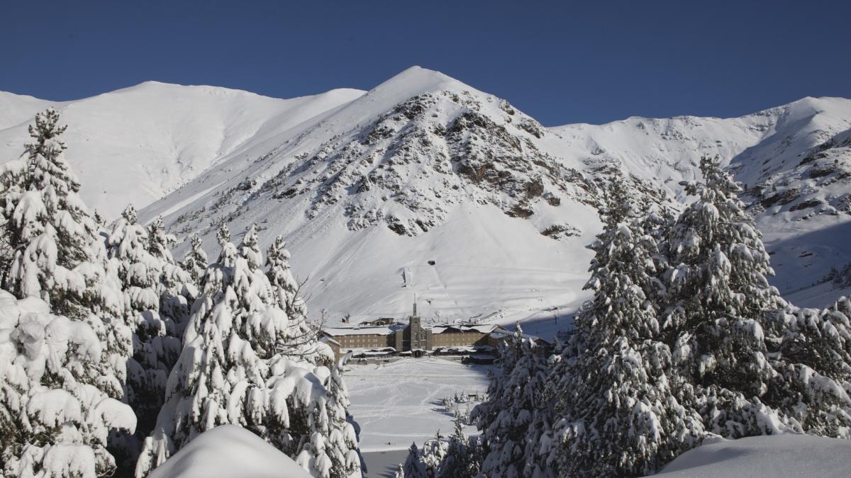 Robo de película en la Vall de Núria: se llevan una caja fuerte de 300 kilos y huyen en trineo por la nieve