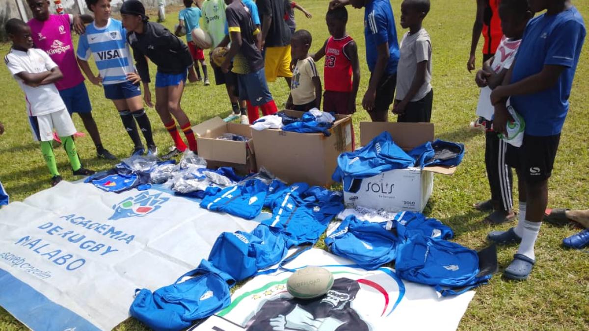 Nsue Sport Plus junto a CD Manchego de España donan material deportivo a la FERGE