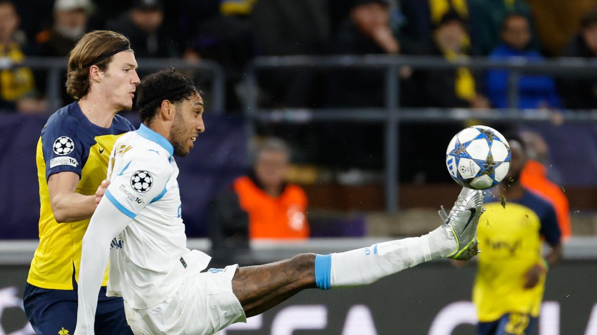 Aubameyang sigue demostrando su nivel tres años después de irse del Barça