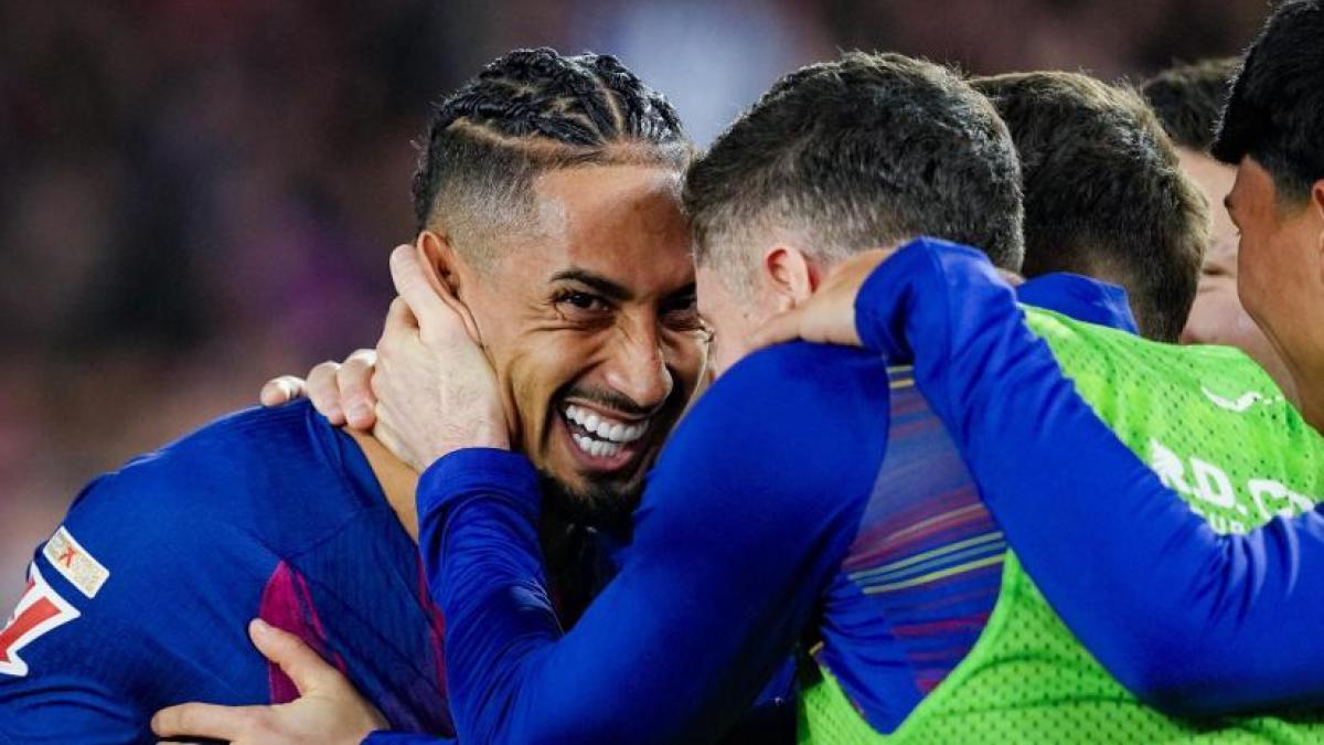 Raphinha alcanza los 60 goles de Cruyff en menos partidos