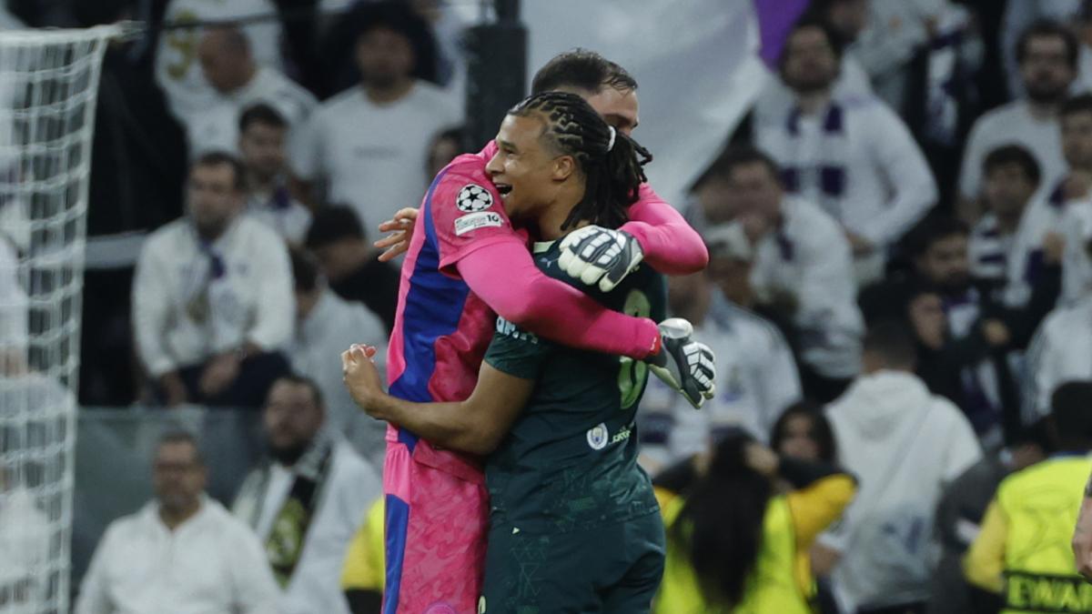La salida de Aké del City se prevé difícil