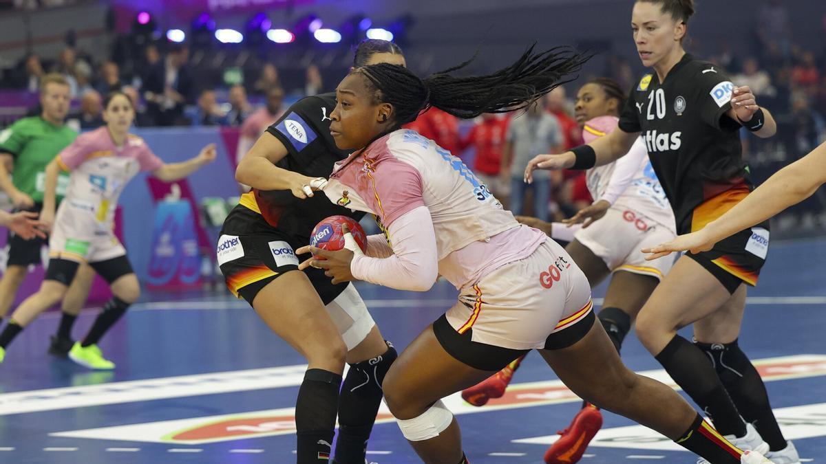 La internacional española Lyndie Tchaptchet se une a un proyecto de Liga de Campeones de EHF femenina