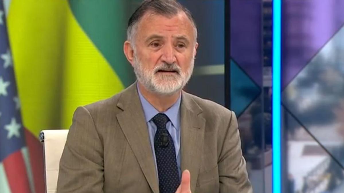 Juan Rodríguez Garat, almirante de flota: Europa sí podría actuar en defensa. Groenlandia está fuera de la UE, pero Dinamarca no, y una guerra de EE. UU. con Groenlandia también lo sería con Dinamarca